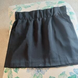 Apostrophe Black Pull-on Mini with 3" Elastic Waistband & Pockets. Size Large